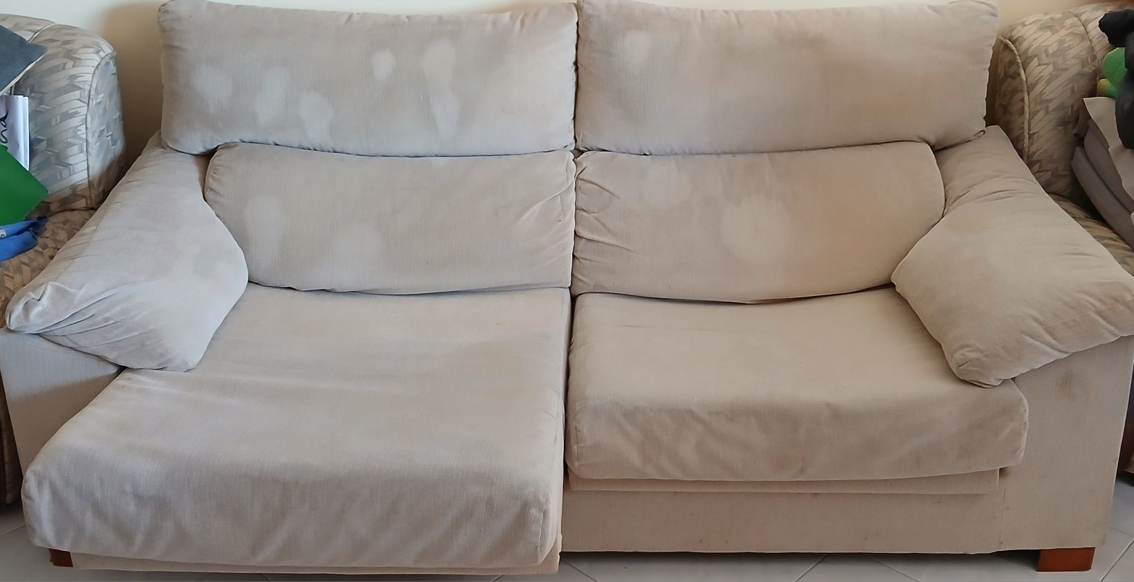 Sofá com cheslong 3 lugares