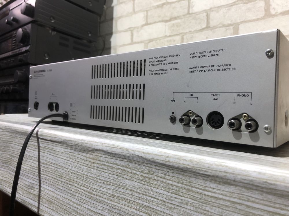 AM/FM стерео ресивер/підсилювач Grundig R 7150 б/у з Німеччини