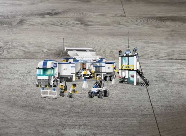 LEGO CITY 7743 Police Command Center Cieżarówka Policyjna