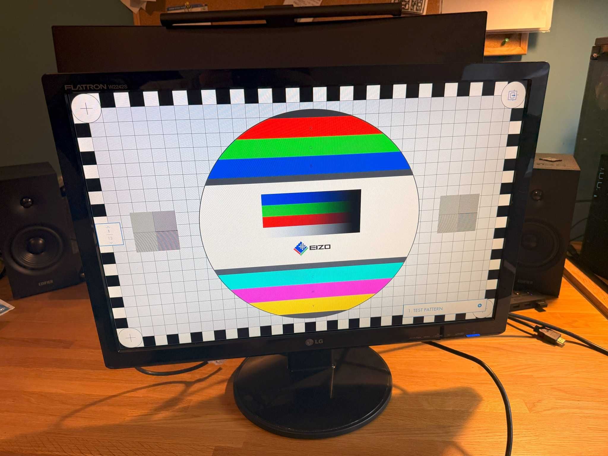 Monitor komputerowy 22" LG FLATRON W2242S
