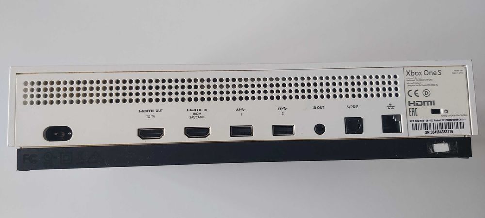 Consola Microsoft Xbox One S - AVARIADA - LER DESCRIÇÃO