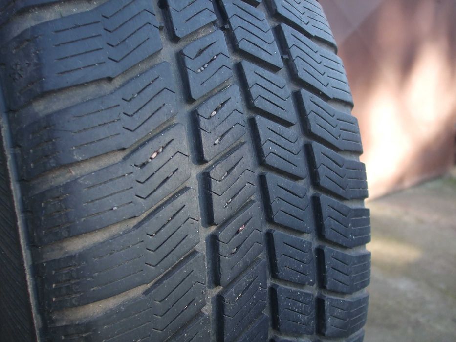 Opony zimowe 2 szt.