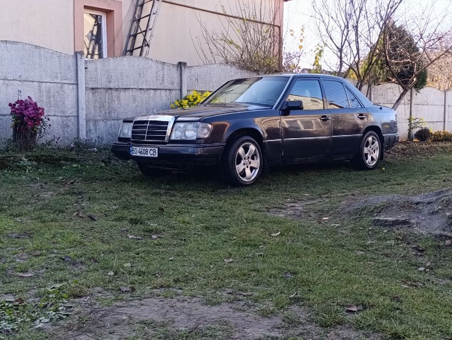 Продам мерседес 124 срочно