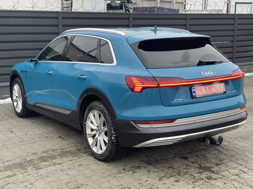 Audi e-tron обмін на нерухомість
