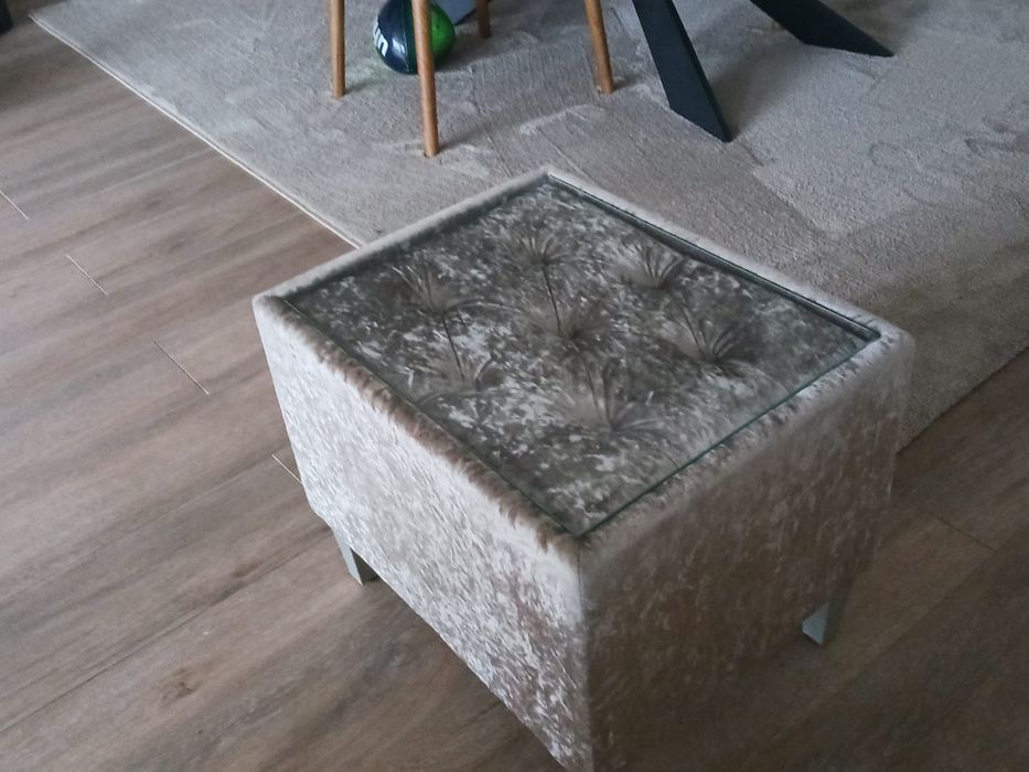 Mesa de  apoio veludo com vidro