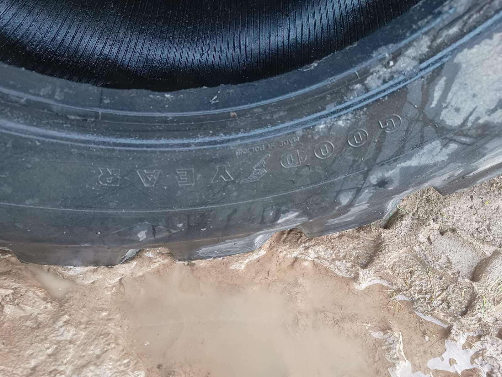 Opony przemysłowe 16.0/70-20 Goodyear koparko ładowarka JCB Volvo Cat