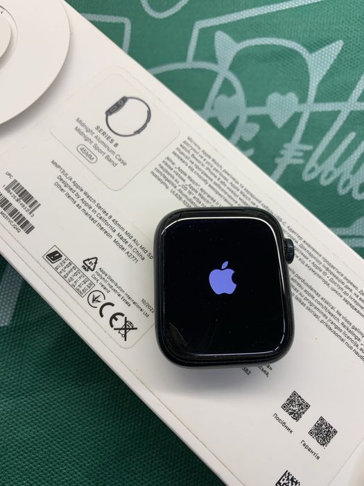 Продам часи apple watch 8 45mm все працює