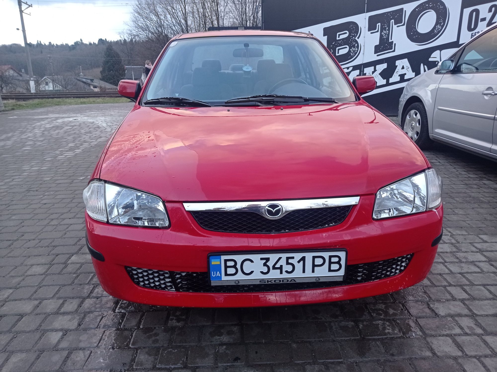 Mazda 323 1999 року