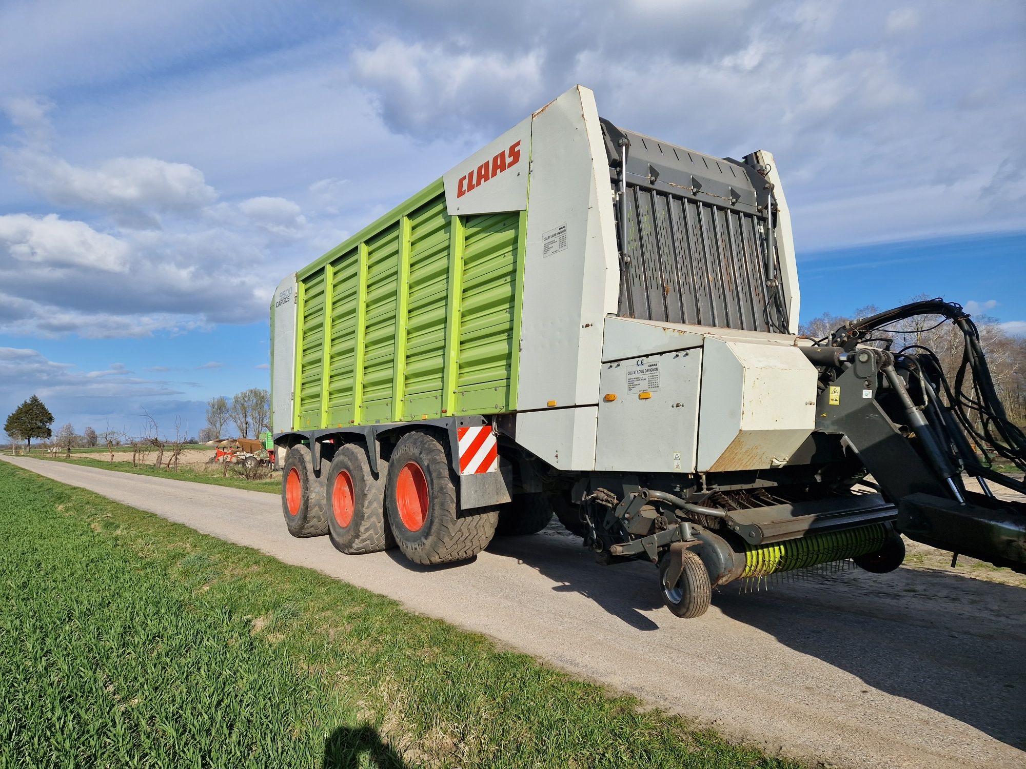 Przyczepa samozbierająca CLAAS Cargos 9500 objetosciowa