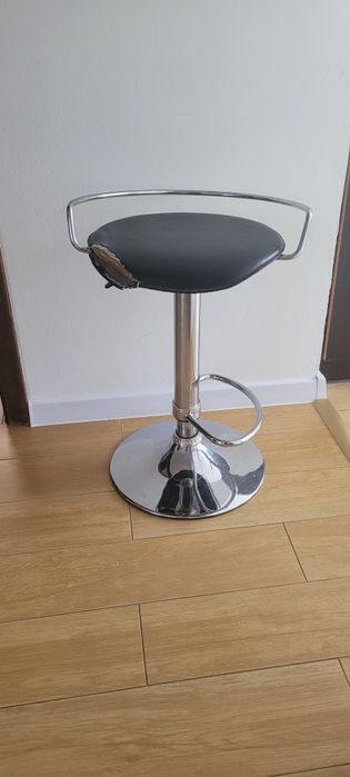 Hoker barowy obrotowy