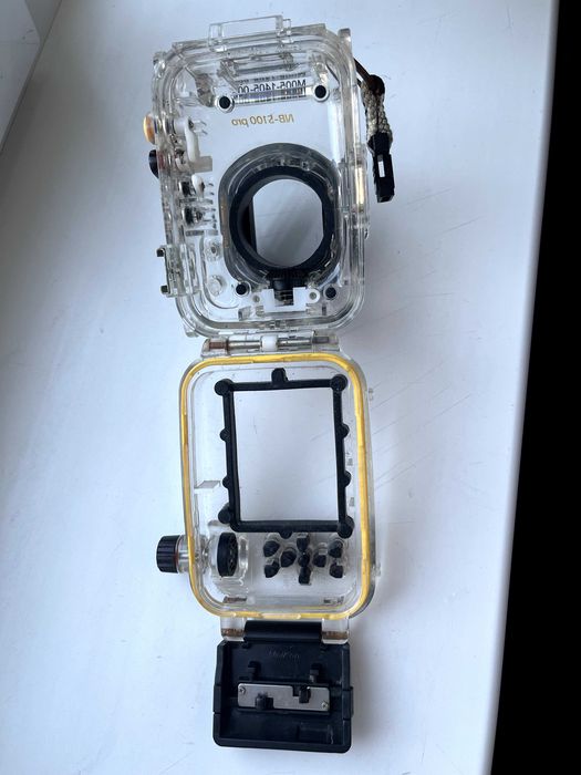 Камера Canon S-100 з боксом для підводної зйомки