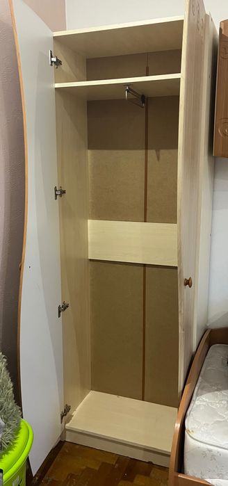 Комплект мебелі в дитячу/підліткову кімнату.