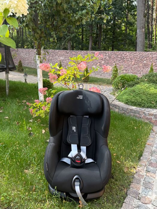 Автокрісло Britax Römer TRIFIX2 i-SIZE (Storm Grey)