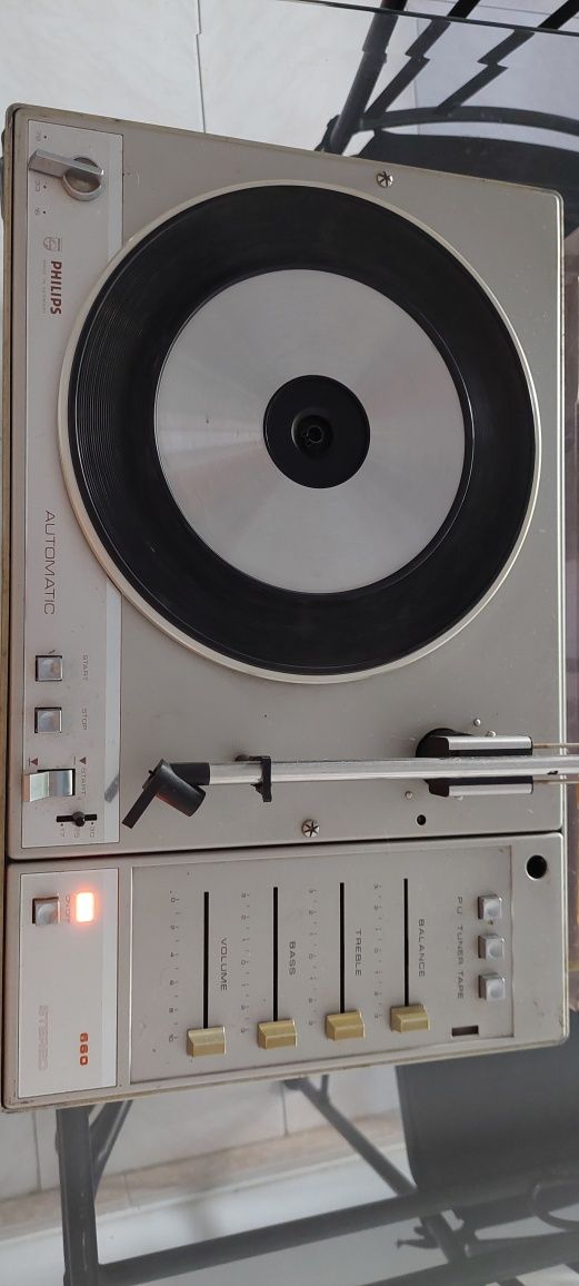 Gira discos Philips 660