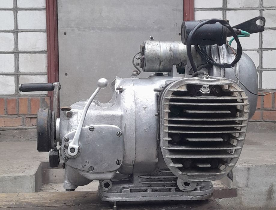 мотор двигун К-750