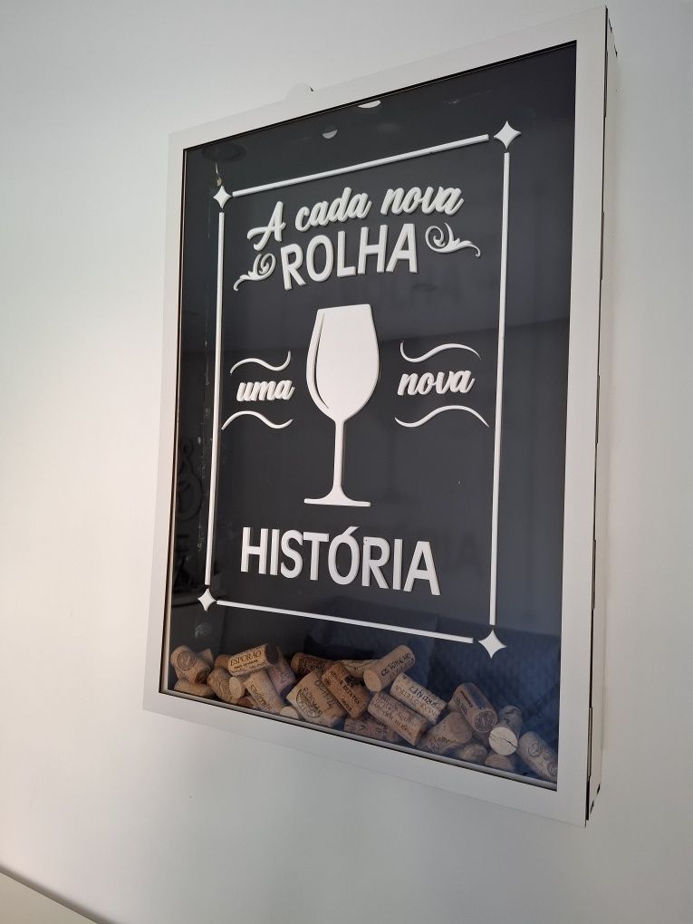 Porta Rolhas 44×54cm