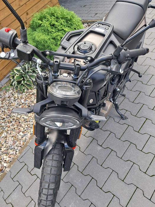 Husgwarna svartpilen 125. 2022r