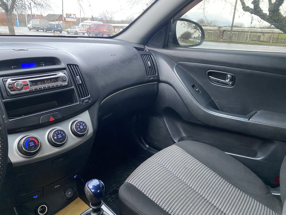 Hyundai Elantra 1.6 ГБО 2010г.