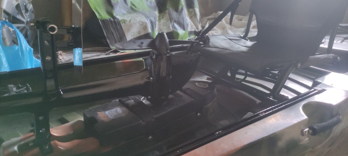 kayak com motor a pedais