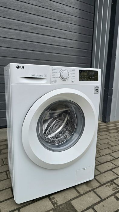 Продам ВУЗЬКУ  пральну машинку LG 812PWGNK5751 на  6 кг 1000 об/хв  бу