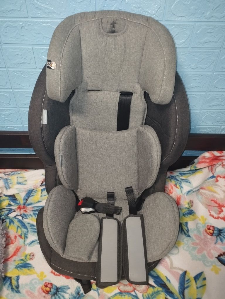Продам автокресло  Kinderkraft