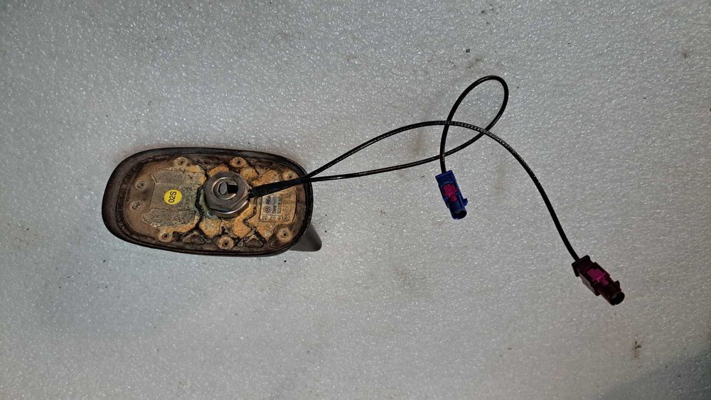 Antena dachowa płetwa Volkswagen Passat B6 -507A