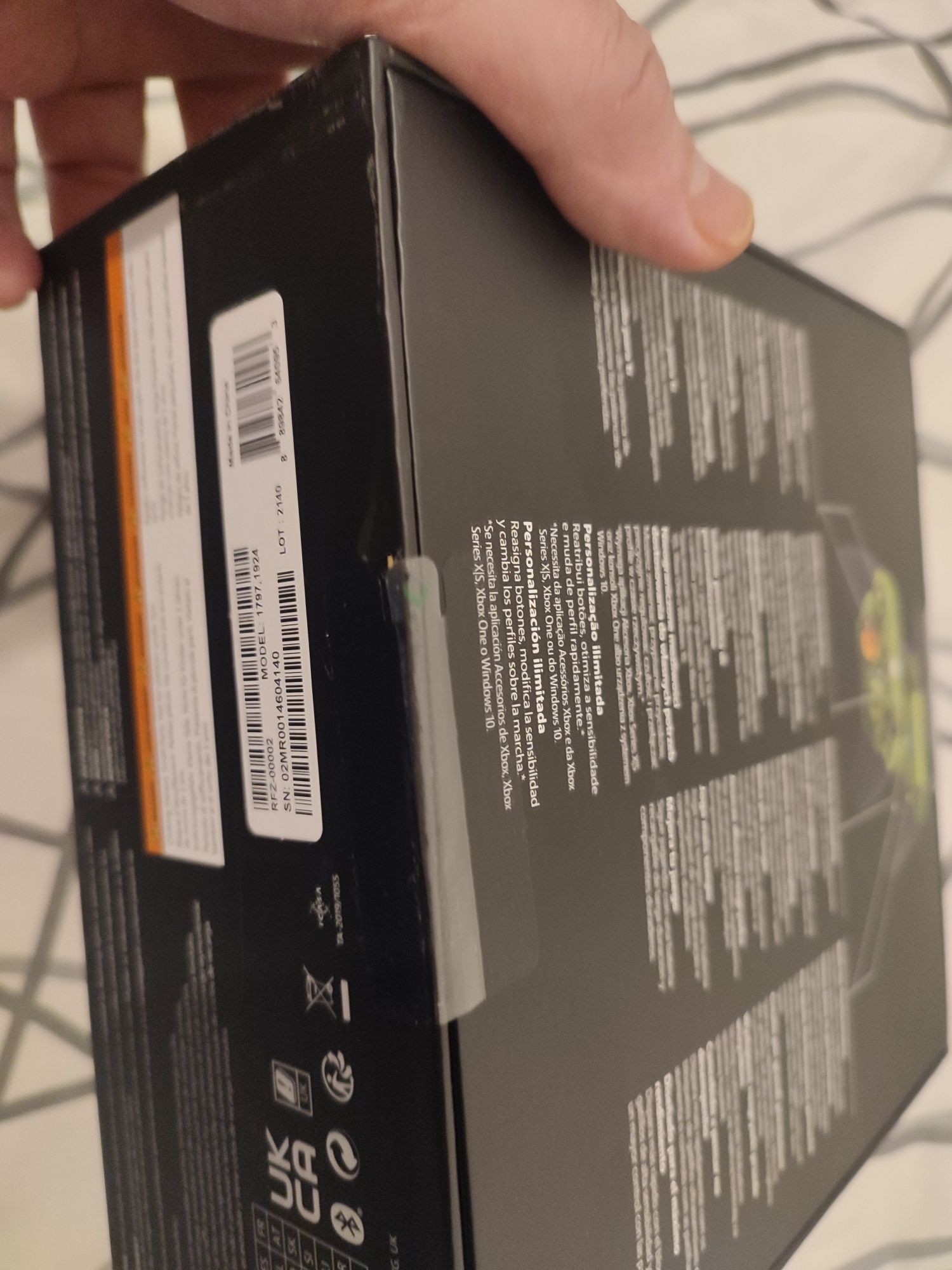 Comando Xbox Elite Series 2-Edição Limitada Halo Infinite.

- Edição