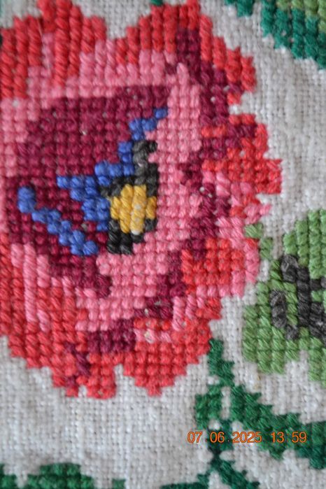 Рушник вышитый "Цветы". Льняное полотно (лён). Вышивка крест 238х50 см