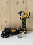 Компактний ударний гайковерт Dewalt DCF922-QW 18 В