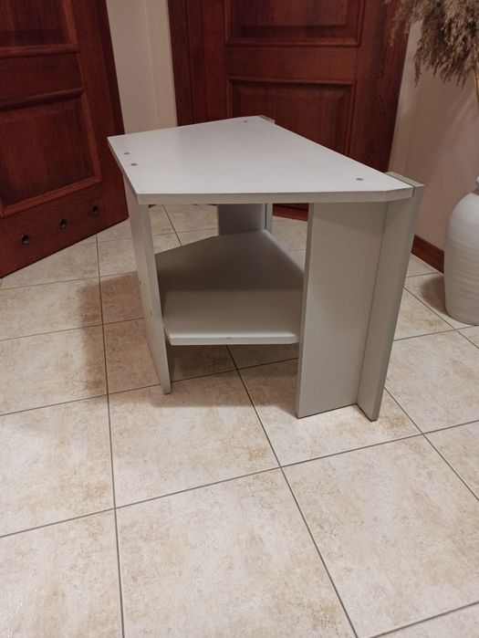 Stolik pod telewizor