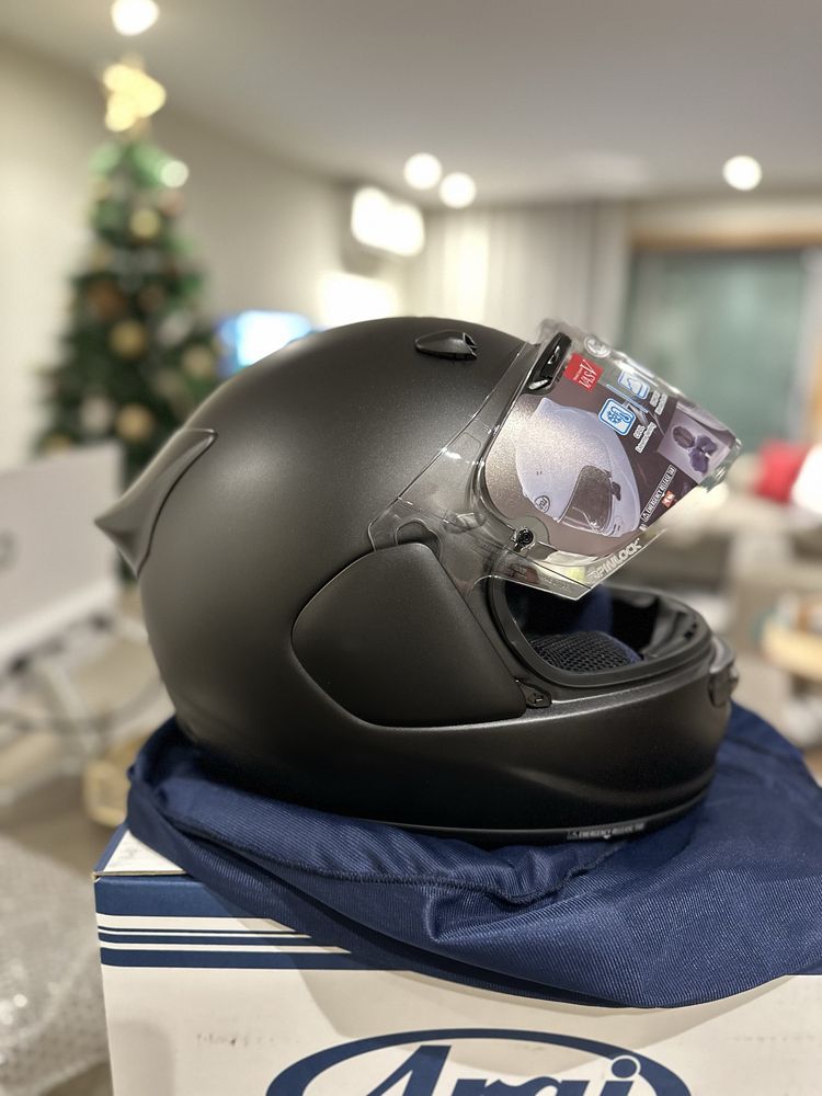 Capacete Arai + Casaco Dainese