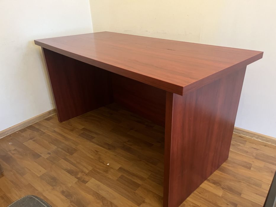 Biurko 160cmx70cm + szafka na kolkach