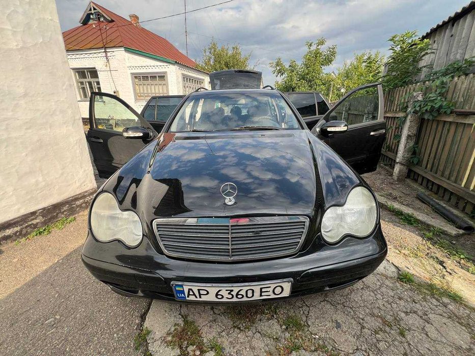 Mercedes-Benz C-Class 2003 2.2 Дизель
