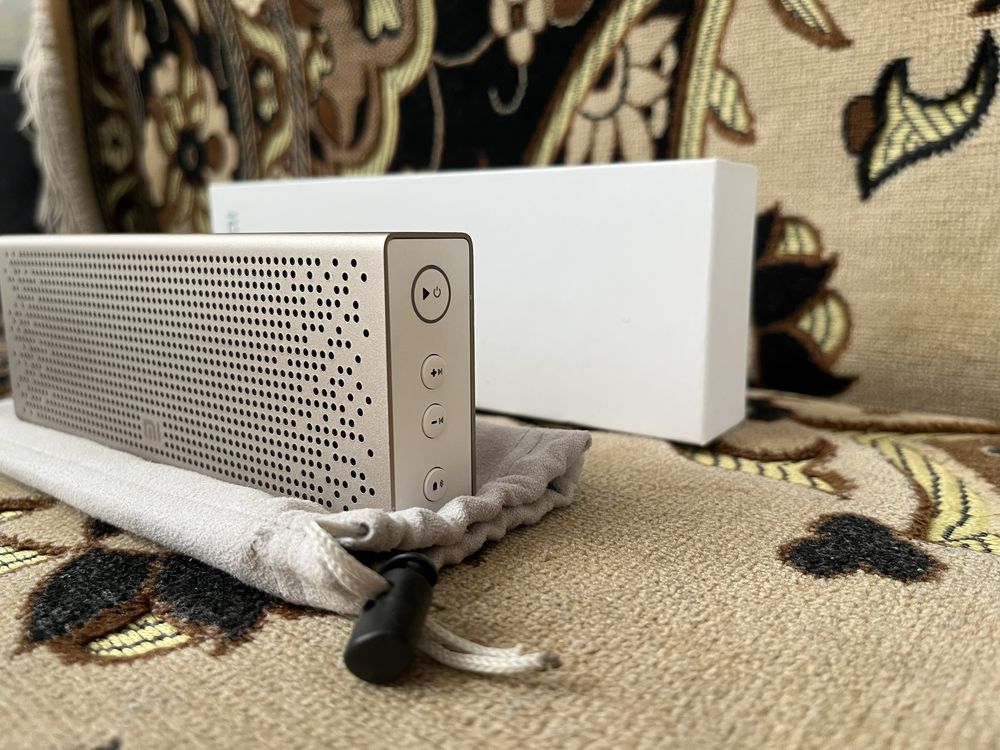 Колонка Mi Bluetooth Speaker