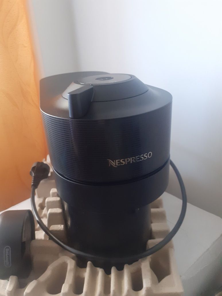 Ekspress Nespresso vertuo pop DeLonghi kapsułkowy