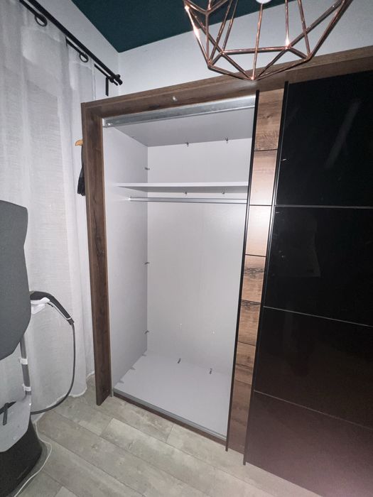 Szafa, drzwi przesuwne