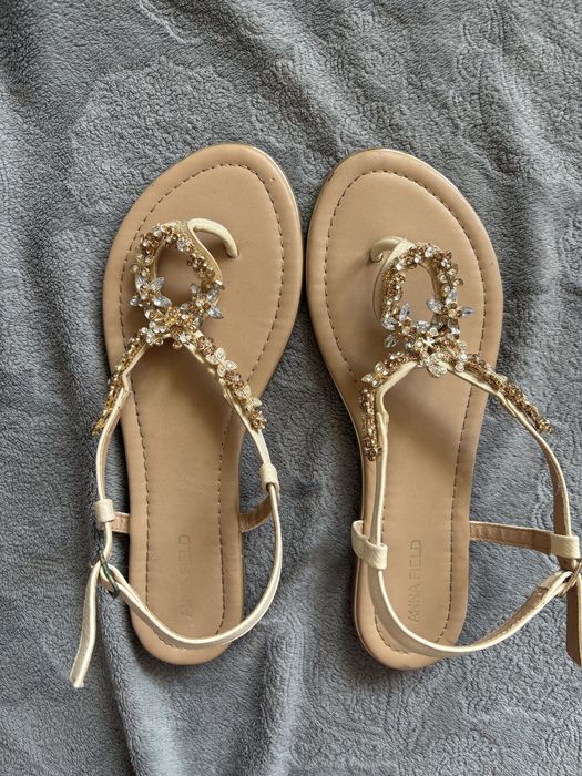 Złote płaskie sandałki japonki ozdobne na lato rozmiar 39