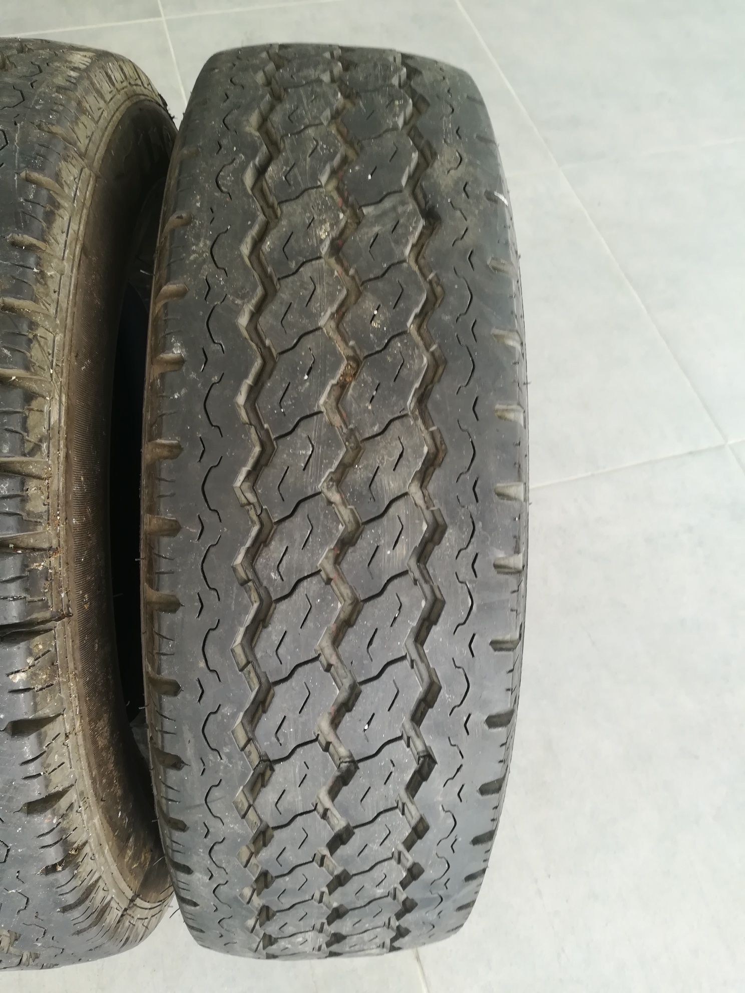 2 pneus 195 r14C Firestone