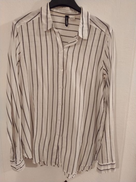 Blusa às riscas cinzentas e brancas - H & M - Tamanho XS