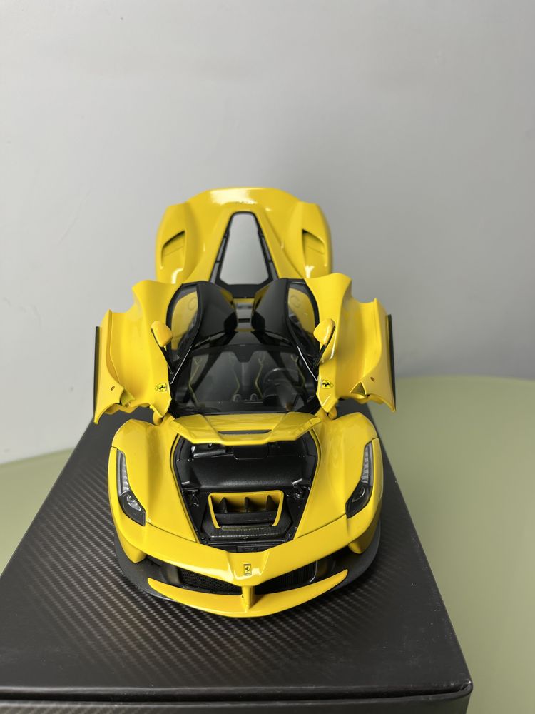 Ferrari laferrari hot wheels elite 1:18