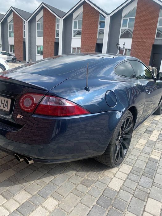 Ягуар XKR можливий обмін на нерухомість або позашляховик