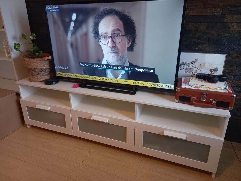 Aparador branco do IKEA