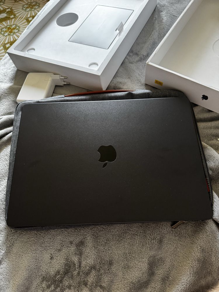 Macbook pro 16 36gb ram 512 ssd на гарантії