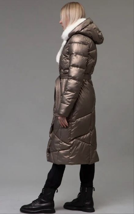 Продам пуховик с натуральным мехом