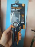 Nowe sekatory Fiskars P961 110 zł sztuka
