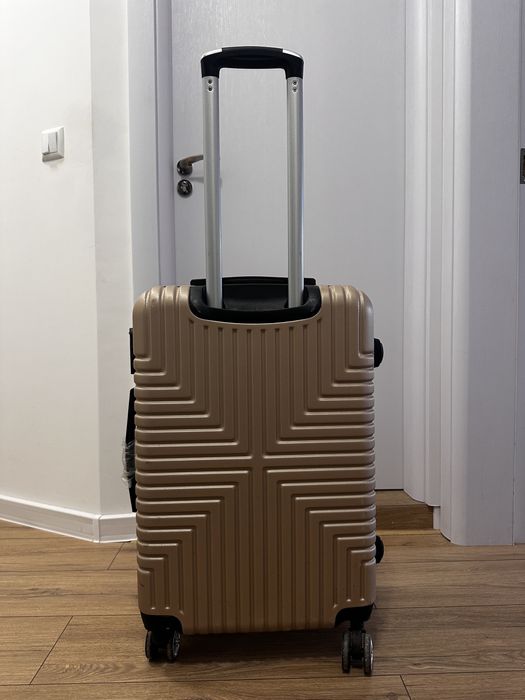 Чемодан Валіза розмир С нова