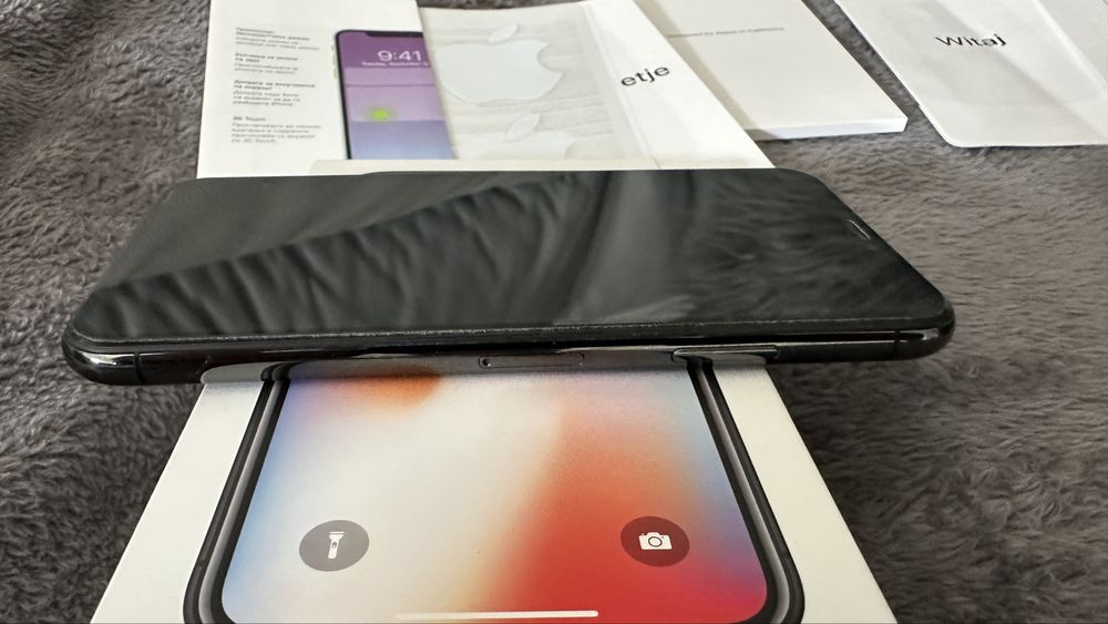 iPhone X 64GB w perfekcyjnym stanie etui Spigen