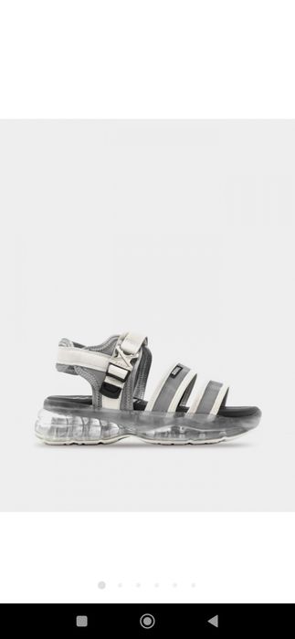 Босоніжки жіночі