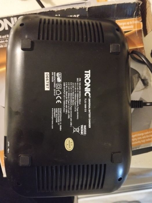 Tronic зарядний пристрій