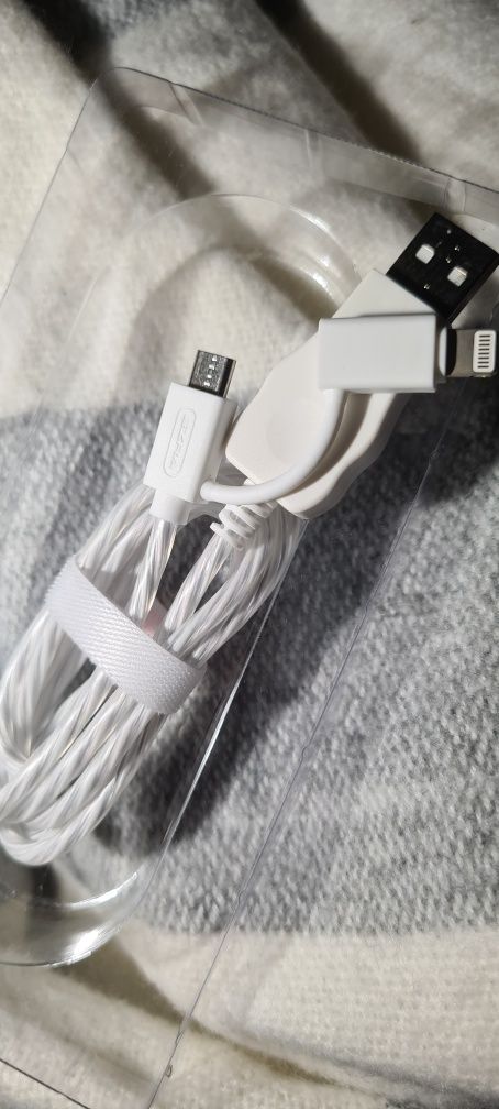 Nowy świecący kabel do IPhone